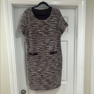 Connected Apparel Black and Purple Sheath Dress Short Sleeve Crew Neck